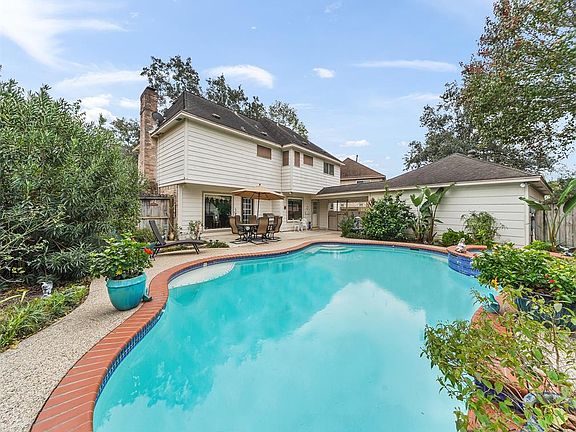 2nd image of 602 Windsor Glen Dr