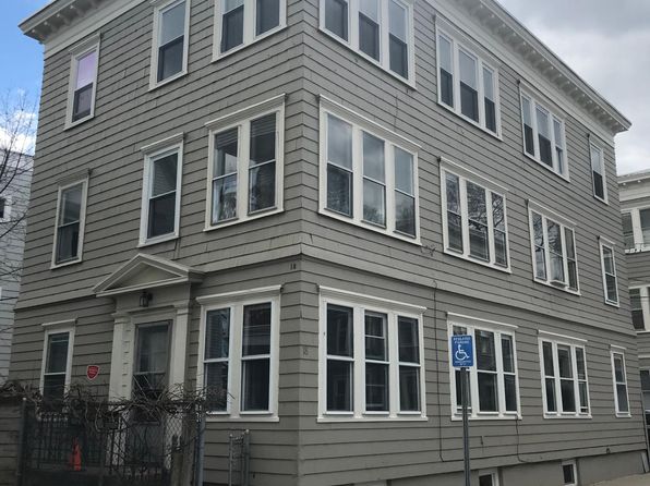 18 Hanover Cir #3