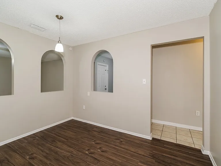 1022 Dusseldorf Ave NW — Photo 5