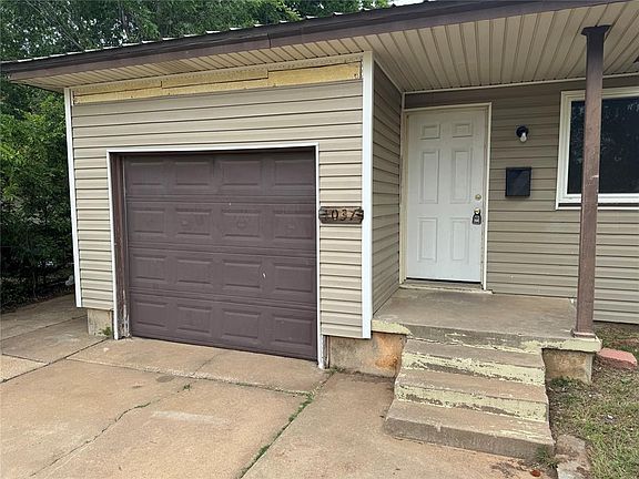 2nd image of 1037 Hoyt Ave