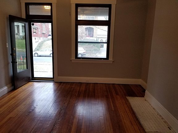 3rd image of 115-117 Sterrett Ave #1