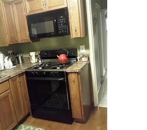 4th image of 10 Leewood Cir APT 6L