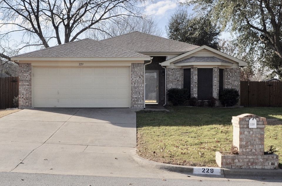 1st image of 229 Lancelot Dr