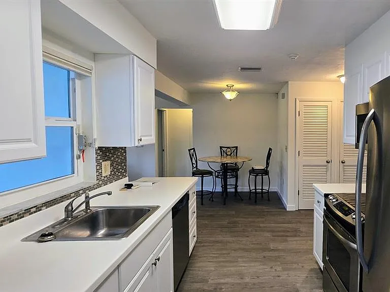 3801 Kingston Blvd — Photo 6