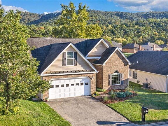 2nd image of 4307 Faircrest Ln