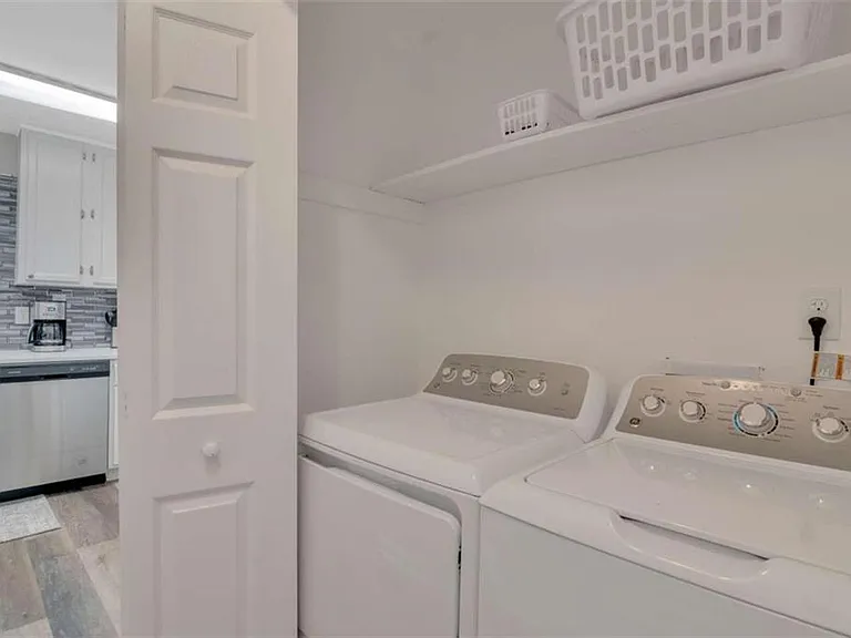 2099 Valley Oaks Dr SE — Photo 14