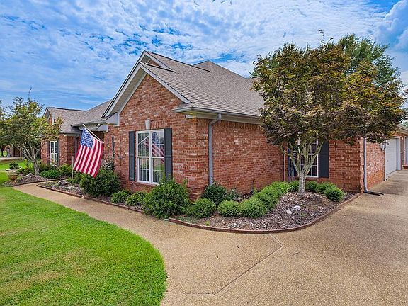 3rd image of 3 Lost Creek Cir