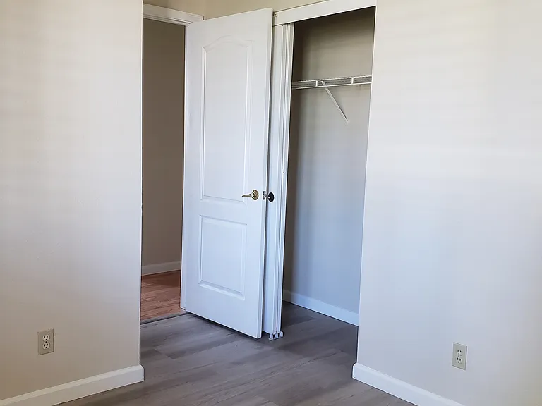 920 Rathbone Cir — Photo 33