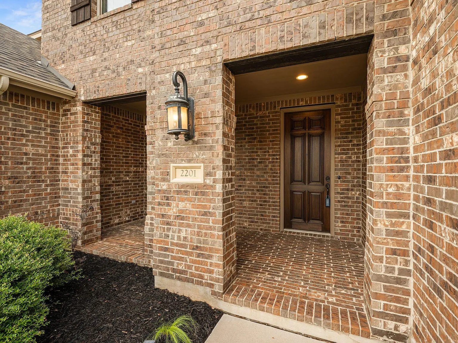 4 bed, 3.5 bath, 3169 sqft, $3,700 — Photo 4