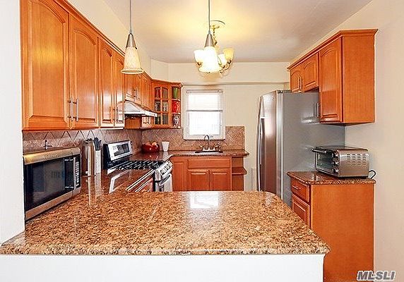 5th image of 58-23 203rd St