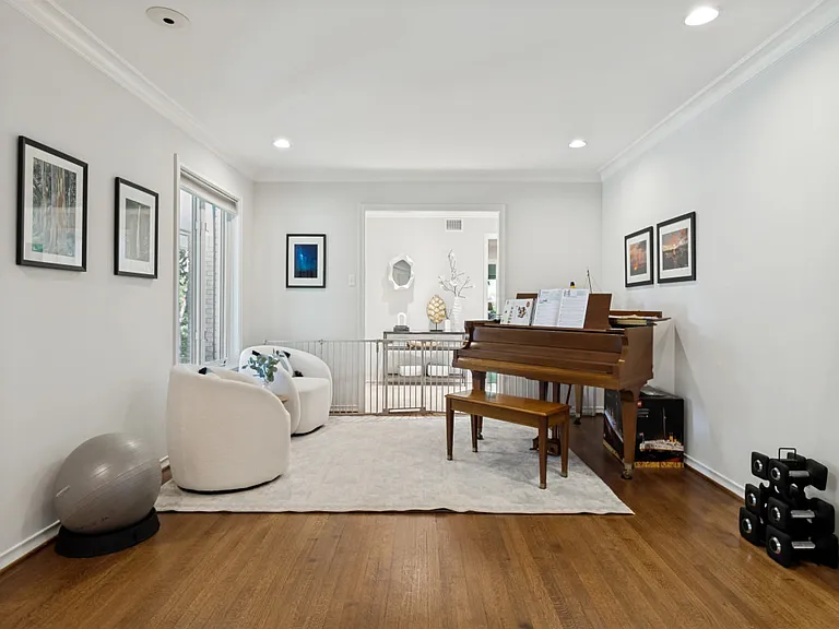 7508 Baxtershire Dr — Photo 12