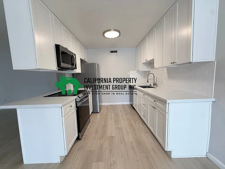 5422 Marconi Ave #5422 — Photo 8