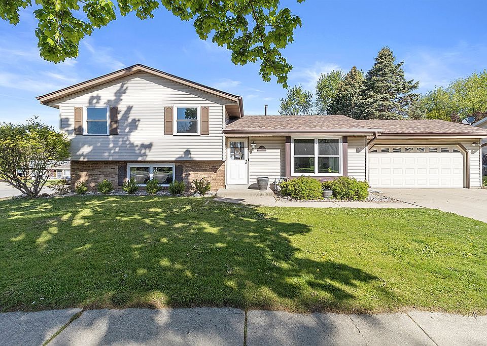 1st image of 2128 Bonnie Ln
