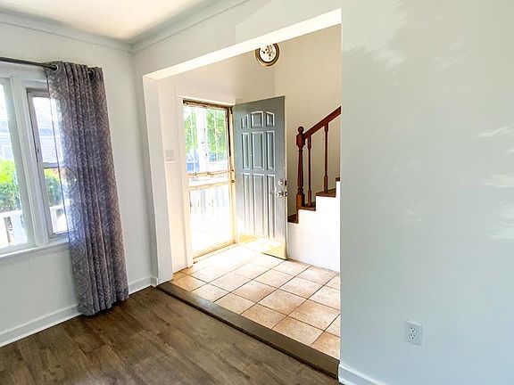 4th image of 10053 S Avenue M