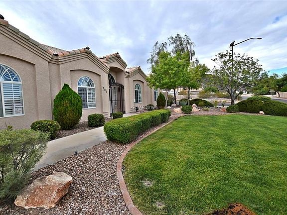5th image of 201 E Chaparral Dr