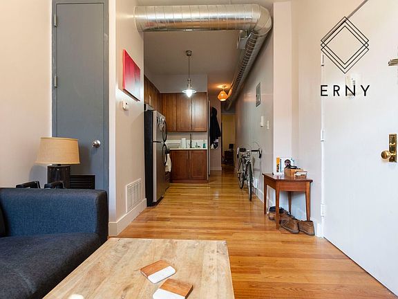 3rd image of 401 Putnam Ave APT 1B
