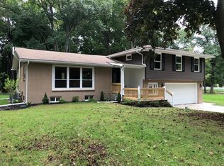 80 Woodhaven Rd, Orchard Park, NY 14127