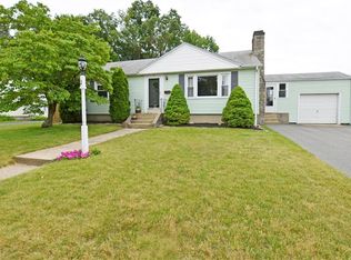 16 Gary St, Warwick, RI 02888