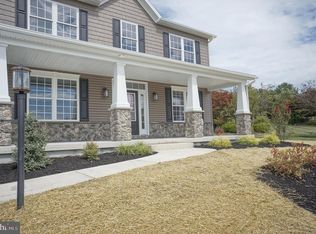 1217 Musket Ln, Mechanicsburg, PA 17050