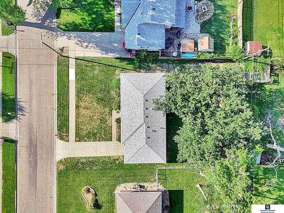 5th image of 901 El Avado Ave