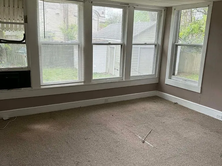409 Rutherford St — Photo 8