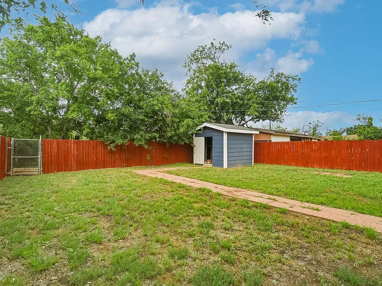 2917 Hickory St — Photo 28