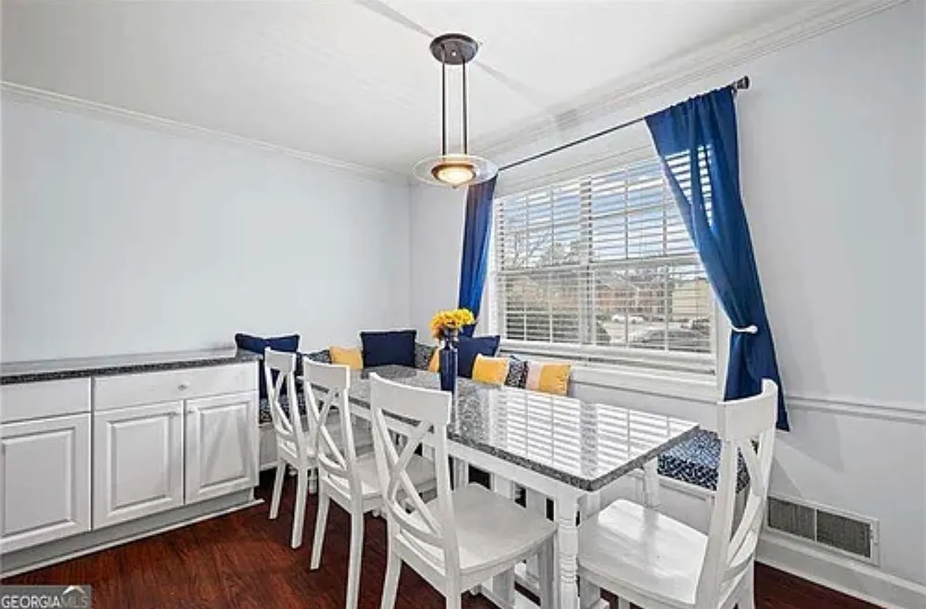 3 bed, 3.5 bath, 1332 sqft, $1,200 — Photo 2