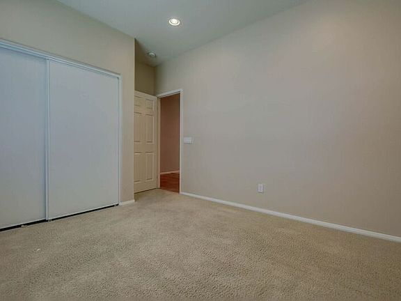 4th image of 38048 Copperwood St