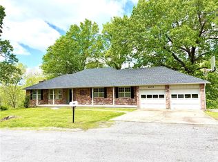 8455 Par Ln, Rogers, AR 72756
