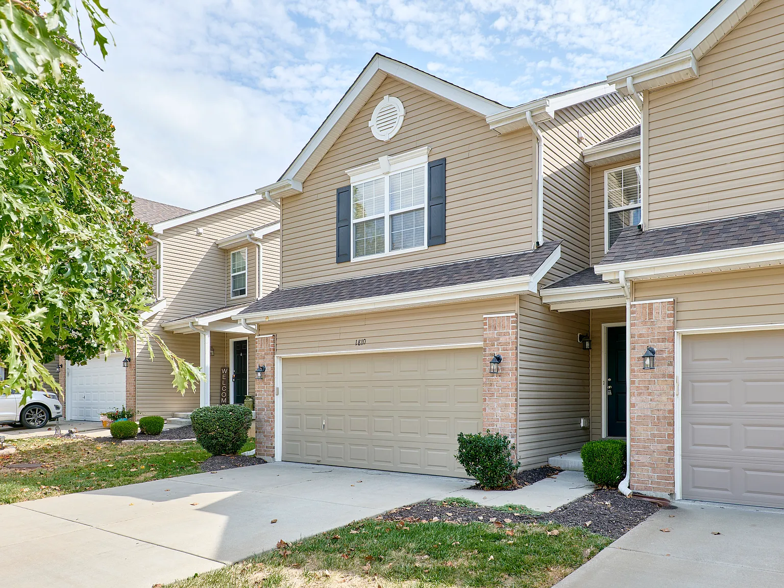 3 bed, 2.5 bath, 1656 sqft, $2,050 — Photo 3