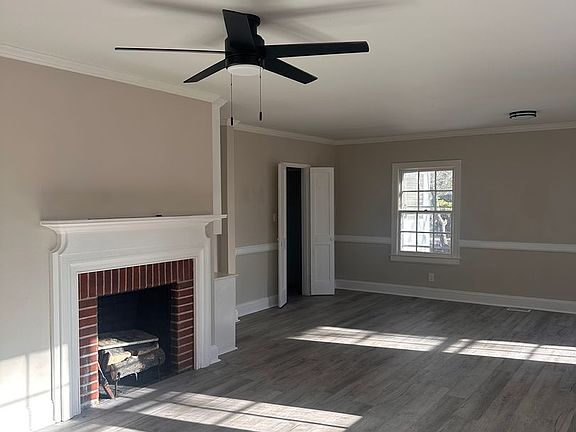 4th image of 1101 Cherry St