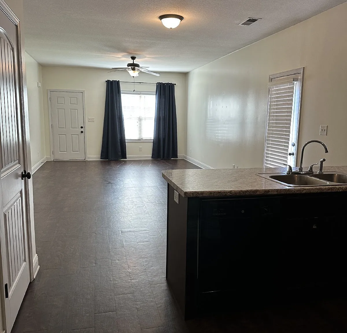 2 bed, 2.0 bath, 1100 sqft, $1,295 — Photo 4