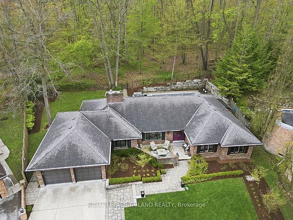 3rd image of 42 Mapleton Pl