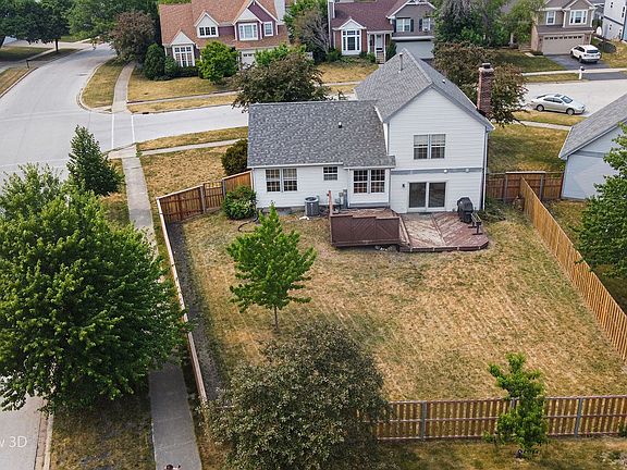 3rd image of 3595 Fairfax Ct E