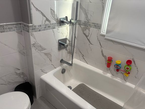 5th image of 34 McLean Ave Floor 2