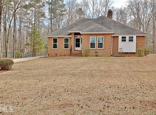 392 Goza Rd, Fayetteville, GA 30215