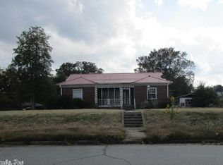 904 W 11th Ave, Pine Bluff, AR 71601