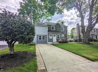 32 Wayfield Rd, Springfield, PA 19064