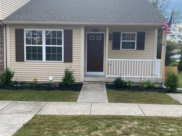 1052 Rebecca St, Carlisle, PA 17013