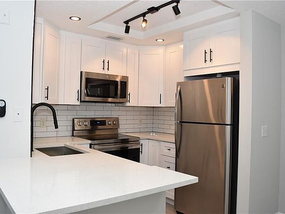 2nd image of 2027 SE 10th Ave APT 720