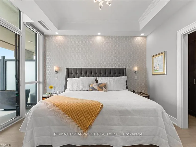 2060 Lakeshore Rd #205 — Photo 13