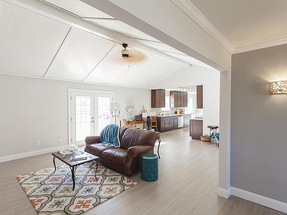 4th image of 11058 Mandarin Station Dr W