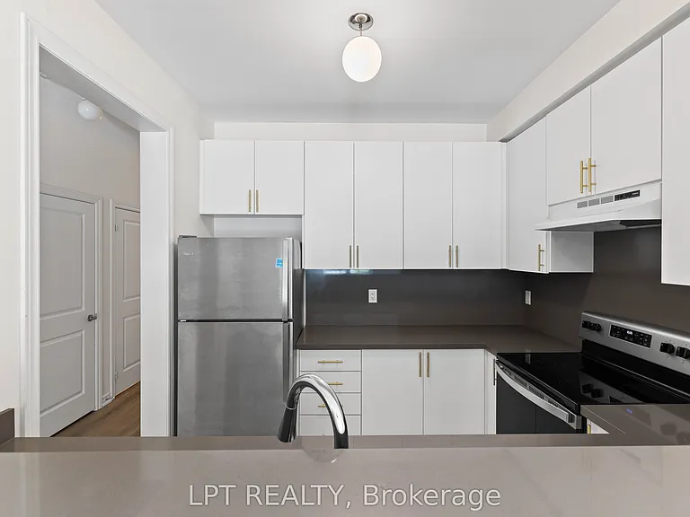 110 Grew Blvd #Townhouse 05 — Photo 10