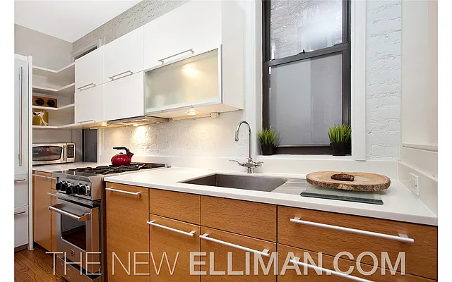 Sold by Douglas Elliman | media 8