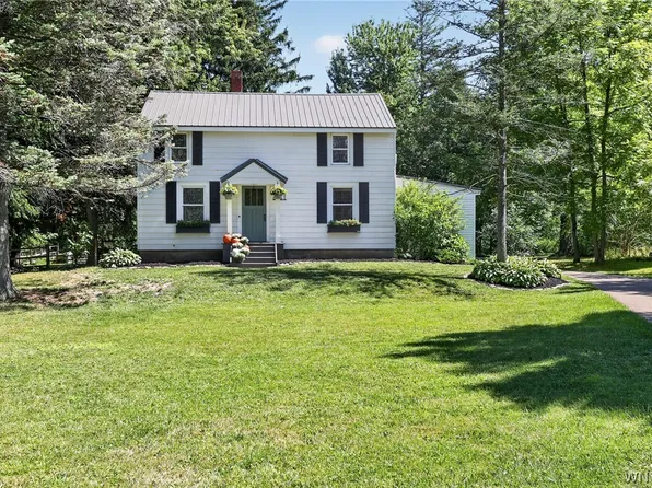 6811 Boston State Rd, Hamburg, NY 14075