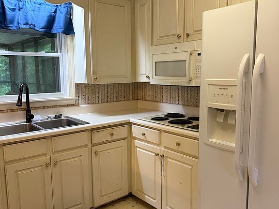 4th image of 3855 Maid Marion Ln