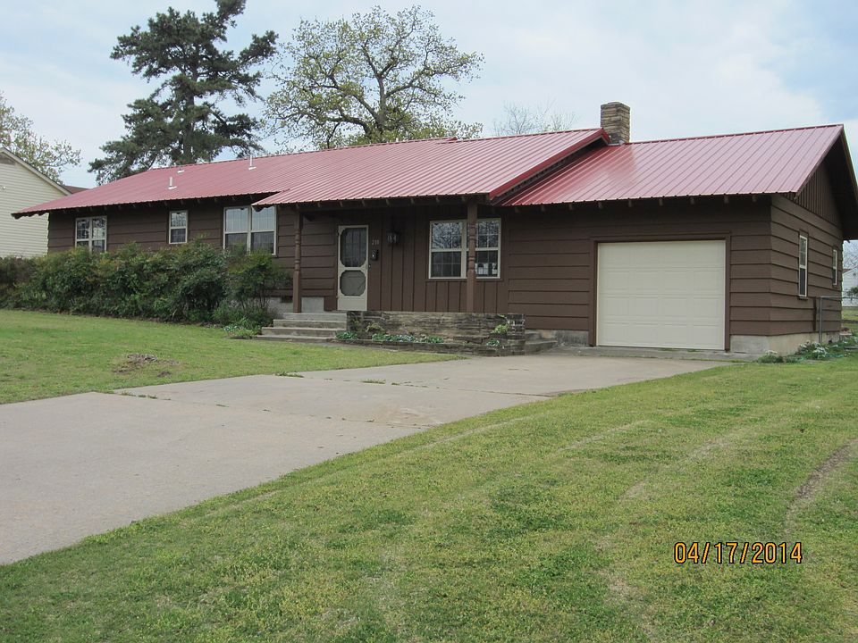 1st image of 210 E Taylor Ave