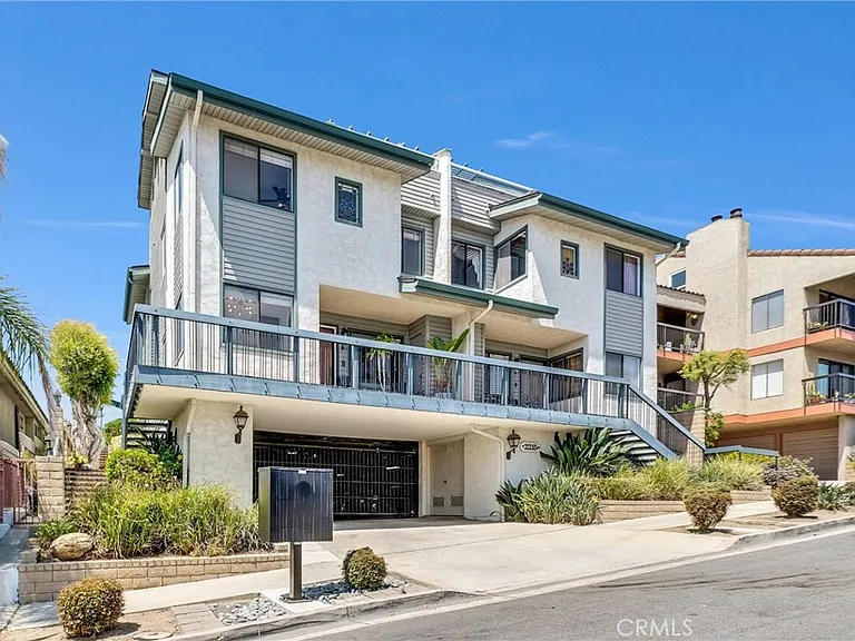 2215 Molino Ave #2215B — Photo 2