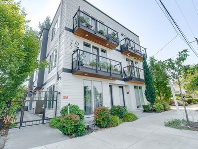 2050 N Killingsworth St #11, Portland, OR, 97217