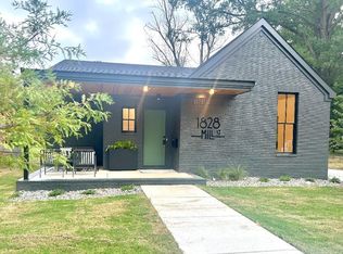 1828 Mill St, Conway, AR 72034